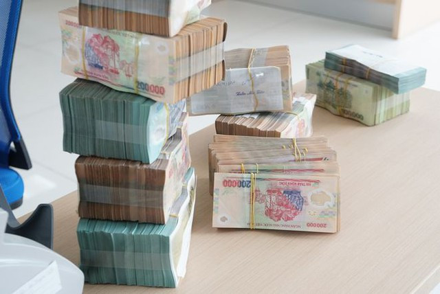 FLC mua lại trái phiếu trước hạn gần ngàn tỉ đồng - Ảnh 1. FLC mua lại trái phiếu trước hạn trị giá gần ngàn tỉ đồng. Ảnh: NGỌC THẮNG