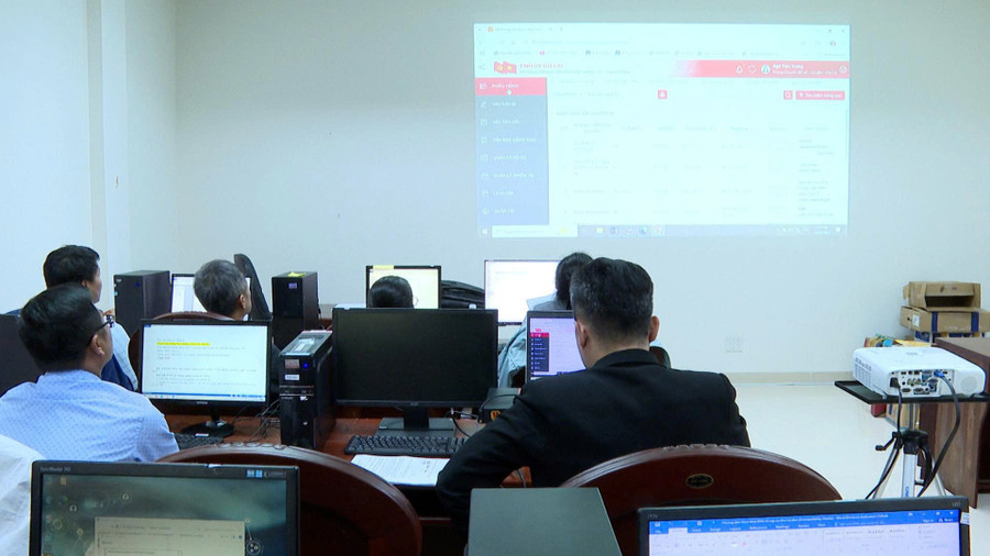 Quang cảnh lớp tập huấn. Ảnh: Thanh Sáng z6701240274437-80b9e8969a1fbc8e3a6e4b46a4f70cdc.jpg