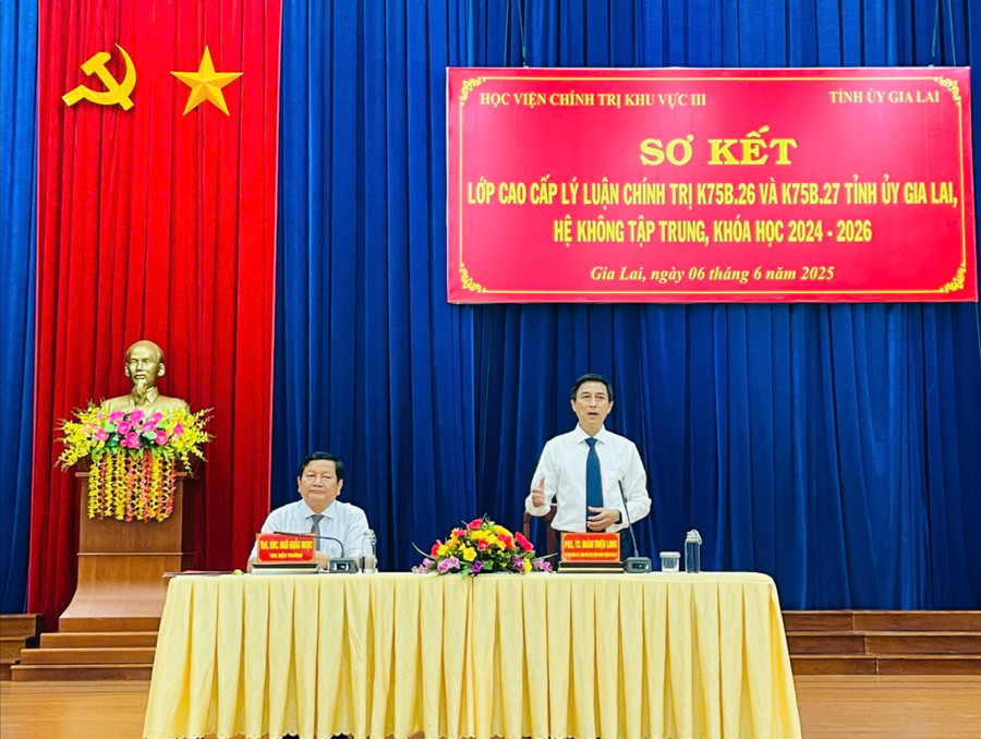 PGS.TS. Đoàn Triệu Long-Bí thư Đảng ủy, Giám đốc Học viện Chính trị khu vực III phát biểu. Ảnh: Phi Long pgs-ts-doan-trieu-longbi-thu-dang-uy-giam-doc-hoc-vien-chinh-tri-khu-vuc-iii-phat-bieu-anh-phi-long-1620.jpg