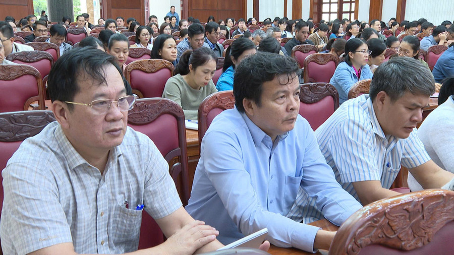 Các đại biểu tham dự hội nghị tập huấn tại Hội trường 2-9, TP. Pleiku. Ảnh: Thanh Sáng cac-dai-bieu-tham-du-hoi-nghi-tap-huan-anh-thanh-sang.jpg