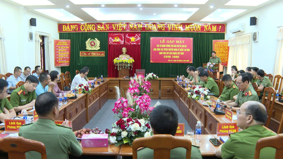 Quang cảnh buổi gặp mặt. Ảnh: Thanh Sáng quang-canh-buoi-gap-mat-anh-thanh-sang.jpg