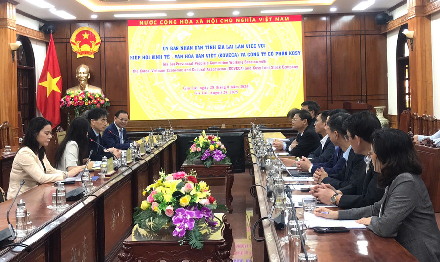 Quang cảnh buổi làm việc. Ảnh: Đoàn Bình anh-1-7816.jpg