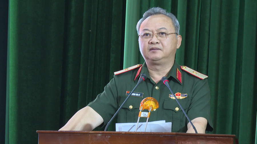 Thiếu tướng Hoàng Văn Sỹ-Tư lệnh Binh đoàn 15 phát biểu chỉ đạo. Ảnh: Thanh Sáng thieu-tuong-hoang-van-sy-tu-lenh-binh-doan-15-phat-bieu-chi-dao-anh-thanh-sang.jpg