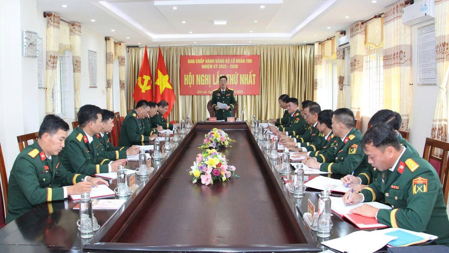 Hội nghị lần thứ Nhất của Ban Chấp hành Đảng bộ Lữ đoàn Công binh 280 (nhiệm kỳ 2025-2030). Ảnh: Đoàn Bình hoi-nghi-lan-thu-hat-ban-chap-hanh-dang-bo-lu-doan-cong-binh-280-nhiem-ky-2025-2030.jpg
