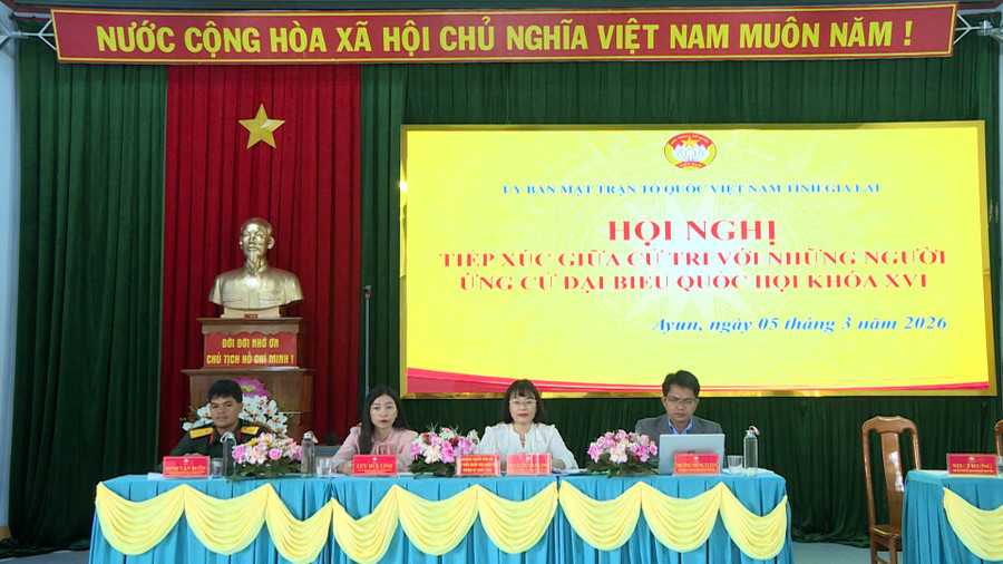 hoi-nghi-tiep-xuc-giua-cu-tri-4-xa-ayun-hra-lo-pang-va-kon-chieng-voi-nhung-nguoi-ung-cu-dai-bieu-quoc-hoi-khoa-xvi.jpg