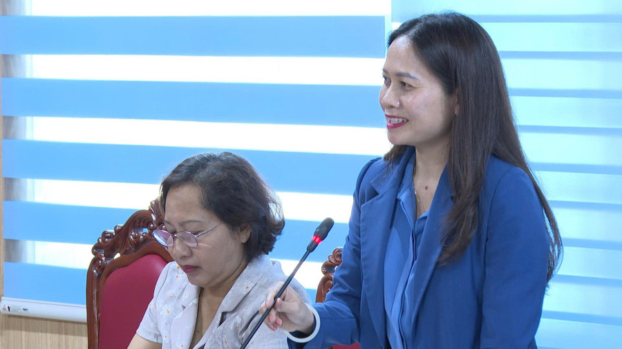 Phó Trưởng đoàn đại biểu Quốc hội tỉnh Siu Hương tham gia ý kiến tại buổi gặp mặt. Ảnh: Thanh Sáng pho-truong-doan-dai-bieu-quoc-hoi-tinh-siu-huong-tham-gia-y-kien-tai-buoi-gap-mat.jpg