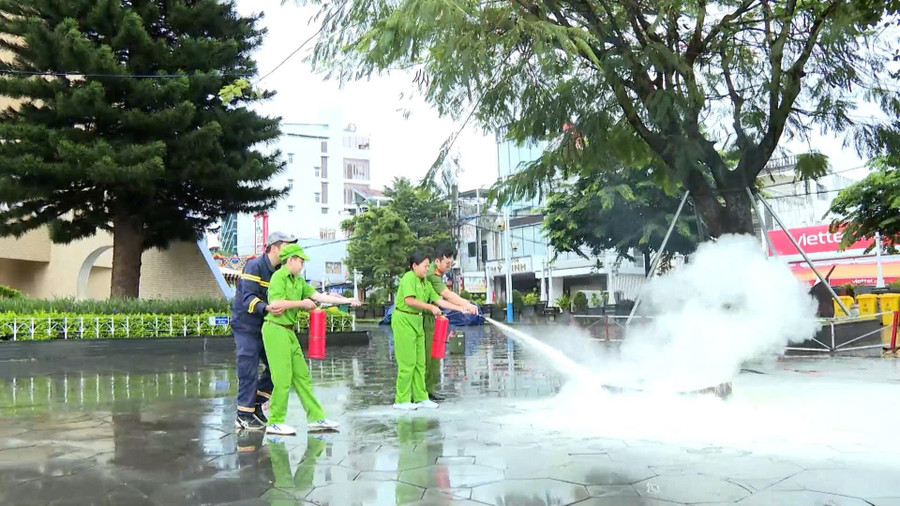 Học làm chiến sỹ công an là chương trình bổ ích dành cho các em học sinh vào dịp hè. Ảnh: Duy Linh chuong-trinh-chung-em-hoc-lam-chien-sy-cong-an.jpg
