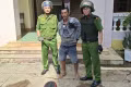 Cho rằng giáo viên “dìm” con, nam phụ huynh cầm dao xông vào trường học.