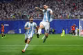Argentina ngược dòng ngoạn mục trước Ai Cập trong trận đấu điên rồ 