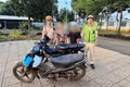 Cảnh sát giao thông truy bắt 2 đối tượng trộm cắp xe máy lúc rạng sáng. 