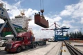 Xuất nhập khu vực FDI tiếp tục giữ vai trò chủ đạo với 211,59 tỷ USD