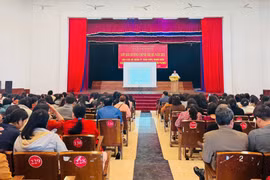 953 cán bộ, giáo viên, nhân viên phường Pleiku tham gia lớp bồi dưỡng chính trị hè