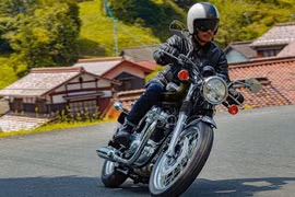 Kawasaki W800 2025 mang vẻ đẹp cổ điển, có giá hơn 352 triệu đồng