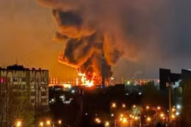 Tập kích nhà máy lọc dầu Nga: Ukraine nhắm vào “túi tiền chiến tranh” của Moskva