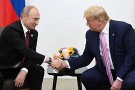 Hòa bình Ukraine trên bàn Alaska: Mỹ-Nga nói chuyện, Kiev đứng ngoài 