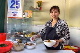 TP Pleiku: Quán ăn bán xuyên Tết, đón lộc buôn bán may mắn đầu năm