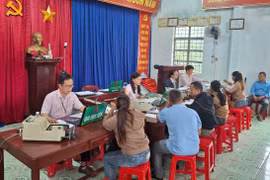 Phòng Giao dịch Chư Pưh tổ chức các phiên giao dịch đầu tiên sau sáp nhập