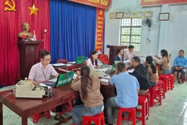 Phòng Giao dịch Chư Pưh tổ chức các phiên giao dịch đầu tiên sau sáp nhập