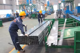 Nhiều DN sản xuất kinh doanh hiệu quả tại KCN Nhơn Hòa. Ảnh: T.SỸ