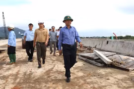 Phải đảm bảo an toàn các công trình giao thông trọng điểm và người dân vùng hạ du