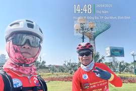 Hai cua-rơ Gia Lai đạp xe xuyên Việt đồng hành cùng Cúp Truyền hình TP. Hồ Chí Minh