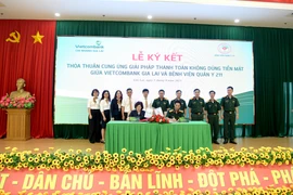 Vietcombank Gia Lai và Bệnh viện Quân y 211 ký kết thỏa thuận hợp tác thanh toán viện phí không dùng tiền mặt