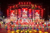 Tổng duyệt Chương trình nghệ thuật đón giao thừa “Gia Lai mừng Đảng mừng Xuân Bính Ngọ” tại Quảng trường Nguyễn Tất Thành (phường Quy Nhơn).