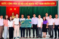 Sở Dân tộc và Tôn giáo tỉnh Gia Lai chăm lo Tết cho nhân dân 2 làng kết nghĩa