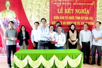 Ban Tổ chức Tỉnh ủy Gia Lai kết nghĩa với làng Ar Dôch Kơ Tu