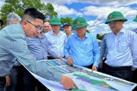 Bí thư Tỉnh ủy Thái Đại Ngọc kiểm tra công tác quản lý Cửa khẩu quốc tế Lệ Thanh