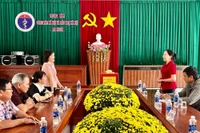 Phó Trưởng đoàn chuyên trách Đoàn ĐBQH tỉnh Lý Tiết Hạnh chúc Tết các cơ sở bảo trợ xã hội