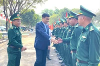 Phó Chủ tịch Quốc hội Vũ Hồng Thanh thăm, chúc Tết Đồn Biên phòng Ia O và nhân dân xã Ia Krái