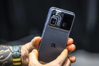 Hãng điện thoại Honor “trình làng” smartphone gắn cánh tay robot