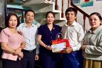 Phó Chủ tịch HĐND tỉnh Huỳnh Thúy Vân thăm, chúc Tết các cá nhân, đơn vị