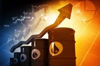 Giá dầu thế giới quay đầu bật tăng gần 4,8%