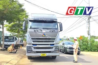 Pleiku kiên quyết xử lý xe chở quá khổ, quá tải