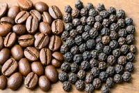 Thị trường cà phê và hồ tiêu phục hồi nhẹ phiên cuối tuần