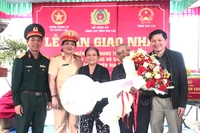 Phó Chủ tịch Thường trực HĐND tỉnh Trương Văn Đạt dự lễ bàn giao nhà “Chiến dịch Quang Trung” tại xã Tuy Phước Bắc