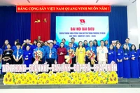 Ban Chấp hành Đoàn phường Pleiku khóa I ra mắt Đại hội. Ảnh: M.C