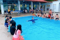 Việc ban hành chương trình và tài liệu hướng dẫn dạy bơi an toàn nhằm thống nhất về nội dung, giúp các địa phương, cơ sở giáo dục tổ chức thực hiện đồng bộ.