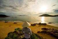 Khu vực ven biển yên tĩnh của Quy Nhơn có ít du khách hơn nhiều so với các khu vực lân cận như Hội An và Nha Trang (Ảnh: Independent.co.uk)