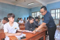 Dự thảo thông tư quy định chế độ làm việc đối với giáo viên cơ sở GDTX gồm gồm 3 chương với 12 điều. Ảnh minh họa: M.T