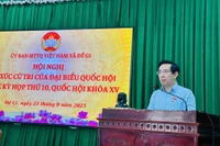 Đại biểu Quốc hội Nguyễn Văn Cảnh trả lời kiến nghị của cử tri xã Đề Gi. Ảnh: Trương Trang