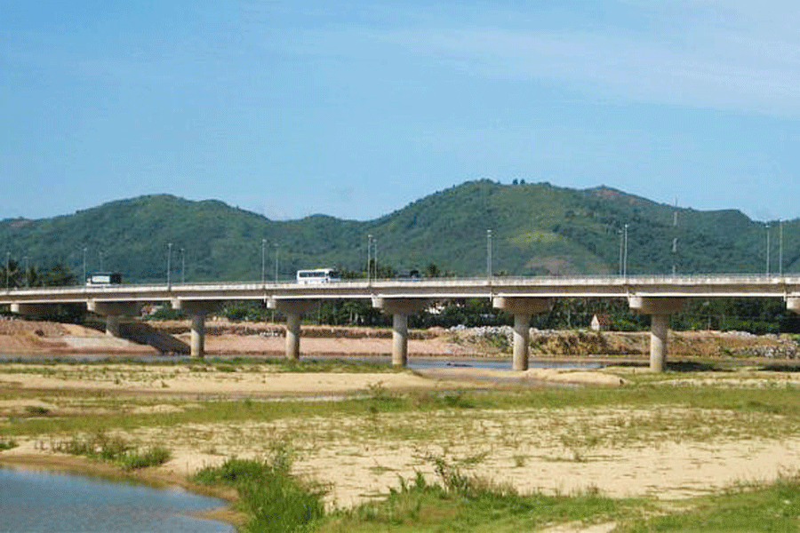 Cầu Bồng Sơn. Ảnh: internet