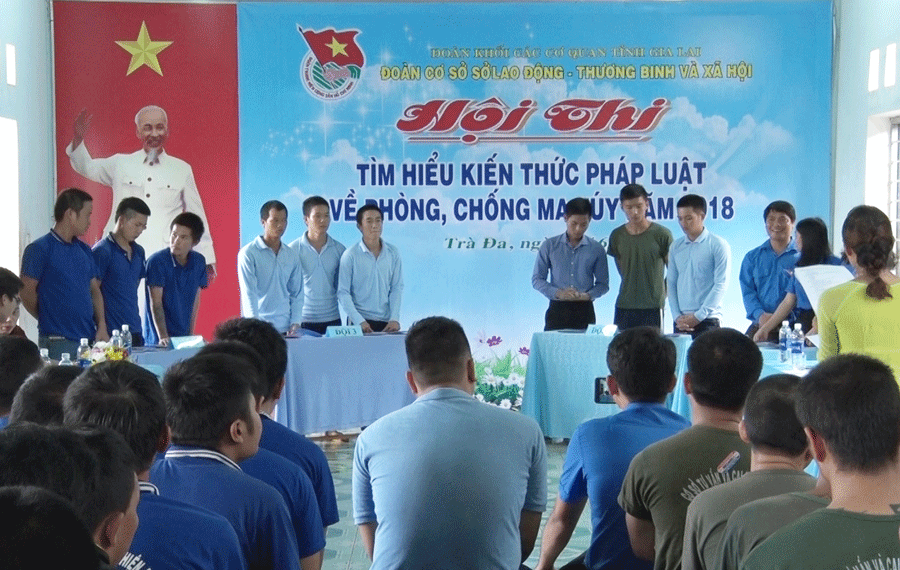 Hội thi tìm hiểu kiến thức pháp luật về phòng-chống ma túy trong thanh niên. Ảnh: P.L Hội thi tìm hiểu kiến thức pháp luật về phòng-chống ma túy trong thanh niên. Ảnh: P.L