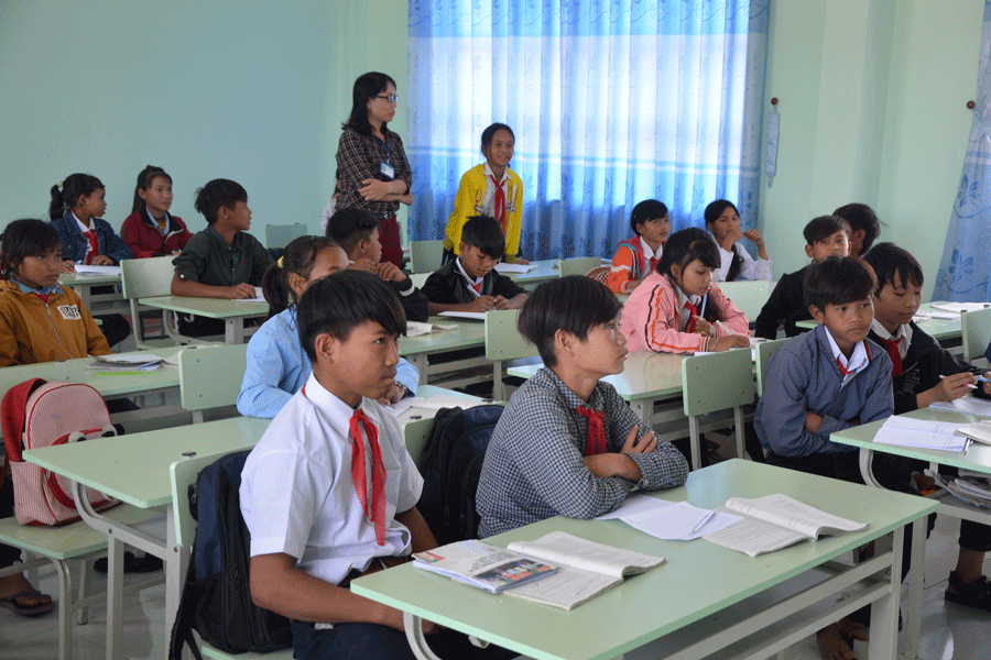 Một giờ học tại Trường Tiểu học và THCS Đinh Núp (xã Pờ Tó, huyện Ia Pa). Ảnh: Đ.P