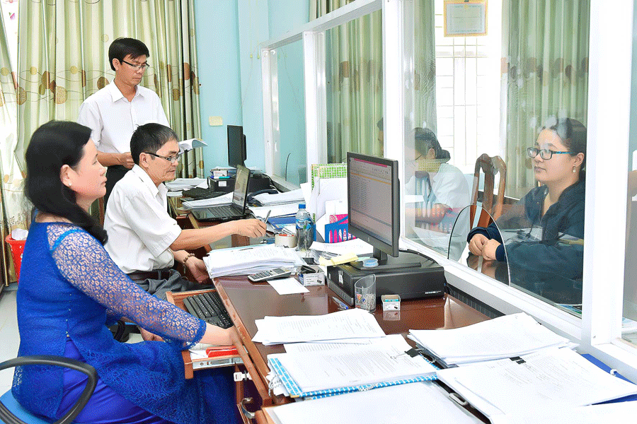 Chi cục Thuế huyện Kông Chro đã triển khai nhiều giải pháp nhằm khai thác hiệu quả nguồn thu trên địa bàn. Ảnh: Đức Thụy Chi cục Thuế huyện Kông Chro đã triển khai nhiều giải pháp nhằm khai thác hiệu quả nguồn thu trên địa bàn. Ảnh: Đức Thụy