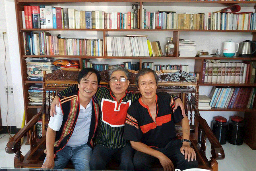 Từ trái sang: Nhạc sĩ Lê Xuân Hoan, nhà văn Trung Trung Đỉnh và nhà văn-nhà giáo Chử Anh Đào (ảnh do nhân vật cung cấp)