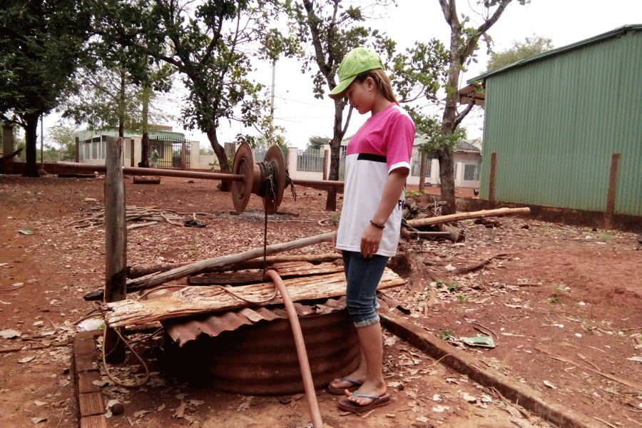 Giếng nước đã cạn của gia đình chị Siu Duyết (làng Bía, xã Ia Chía, huyện Ia Grai). Ảnh: T.N
