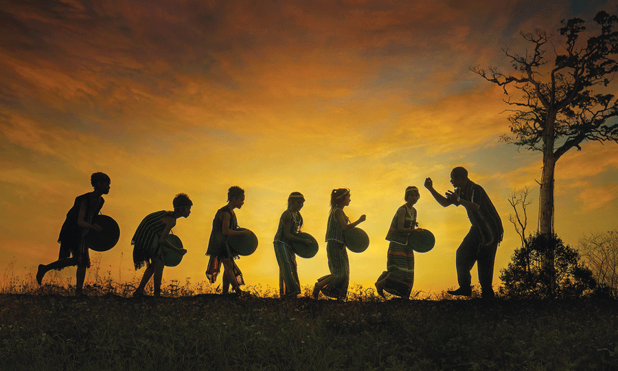 Tiếng chiêng ngân vọng giữa đại ngàn (hình minh họa). Ảnh: Nguyễn Duy Tưởng Tiếng chiêng ngân vọng giữa đại ngàn (hình minh họa). Ảnh: Nguyễn Duy Tưởng